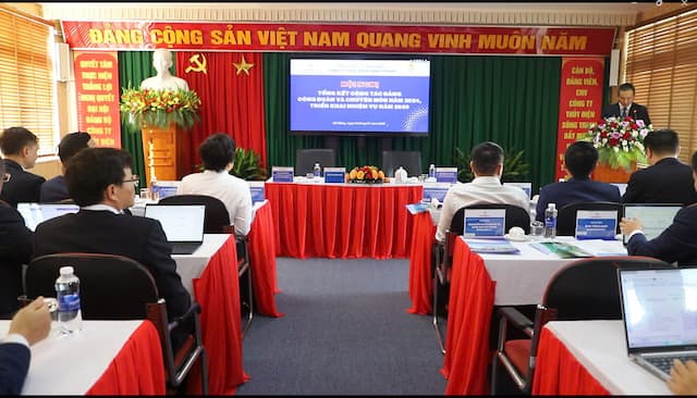 Hình 3- Công ty triển khai kế hoạch năm 2025.jpg