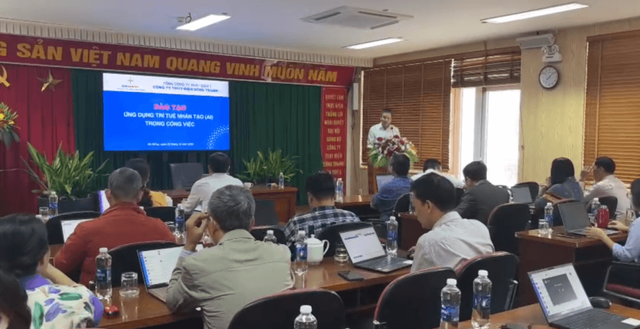 Hình 1_Toàn cảnh khóa đào tạo.png