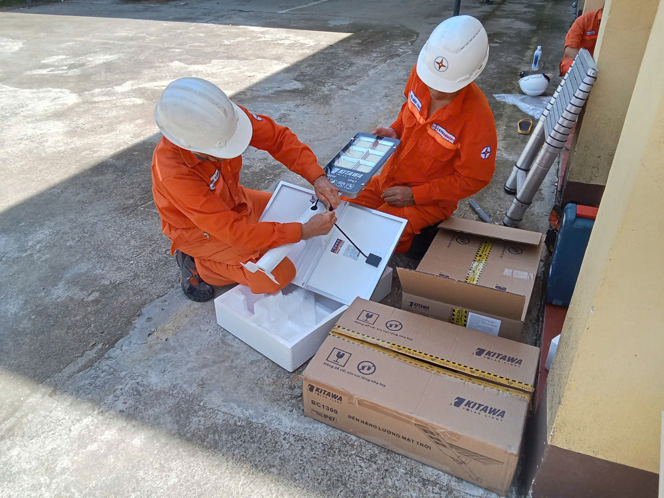 Hình 2.  Công tác kiểm tra thiết bị trước khi lắp đặt.jpg