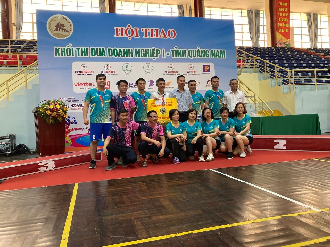 Hình 5_Đoàn vận động viên Công ty.jpg